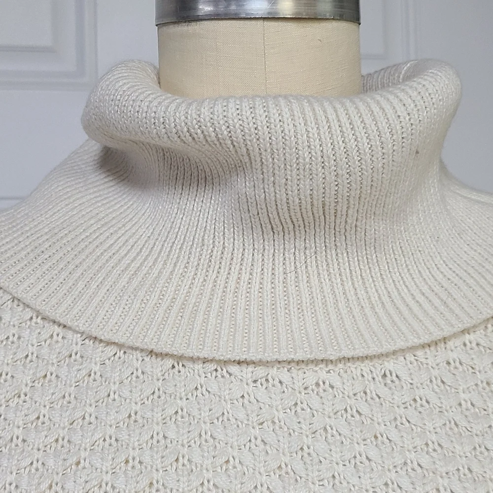 Sweater - Picture 5 of 6